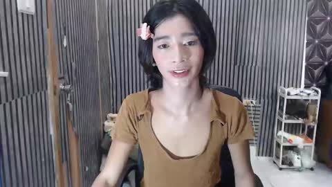fiona908995 online show from May 5, 10:32 am
