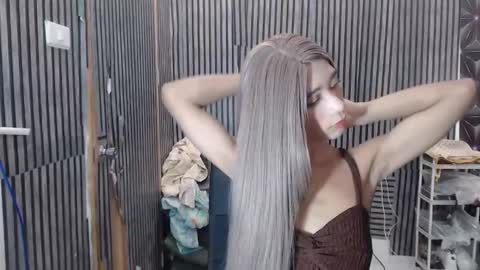 fiona908995 online show from May 7, 10:55 am