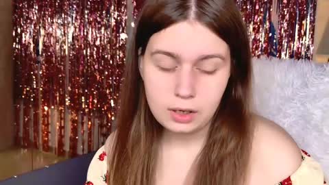 fiora online show from May 9, 6:30 am