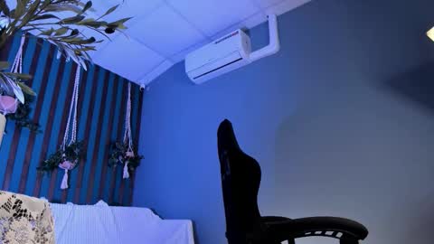 fiora online show from March 14, 7:23 am