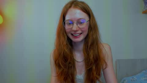 fire_luna online show from March 18, 7:14 am