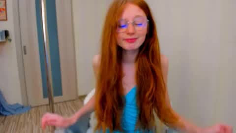 fire_luna online show from October 8, 7:03 am