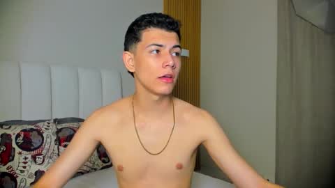 Nicolas online show from November 25, 1:21 pm