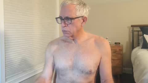 Snapshot of fitman999 chatting on December 20, 2:19 am Jon online show from December 20, 2:19 am