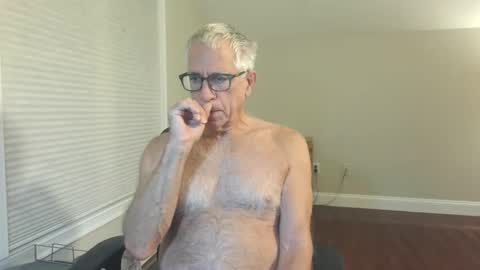 Snapshot of fitman999 chatting on October 14, 7:22 am Jon online show from October 14, 7:22 am