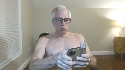 Snapshot of fitman999 chatting on February 25, 3:09 am Jon online show from February 25, 3:09 am