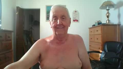 flamale65to online show from May 26, 12:33 pm