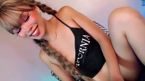 Suzy online show from January 9, 2:22 pm