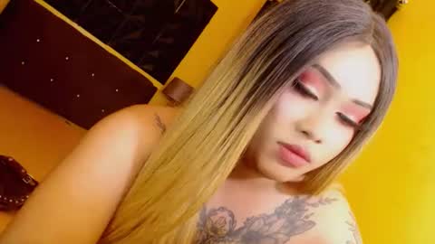 Snapshot of flirtywhore_mariats chatting on December 6, 10:44 am mariadyosa online show from December 6, 10:44 am