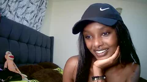 Snapshot of flirtyy_sheery chatting on January 25, 1:52 pm sheery online show from January 25, 1:52 pm