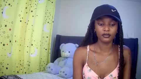 Snapshot of flirtyy_sheery chatting on October 4, 5:27 am sheery online show from October 4, 5:27 am