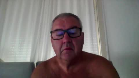 flo221222 online show from February 2, 1:07 pm