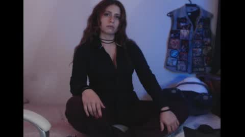flor3citarockera online show from May 20, 3:29 pm