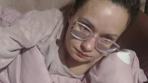 say meow and send tip  online show from March 29, 10:00 pm