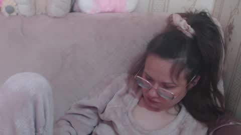 say meow and send tip  online show from April 15, 7:34 am