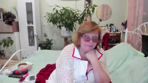 Flowerlower online show from October 3, 7:00 pm