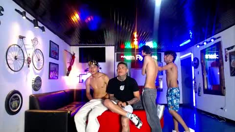 flyckers online show from April 30, 5:40 pm