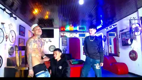 flyckers online show from April 7, 12:40 pm