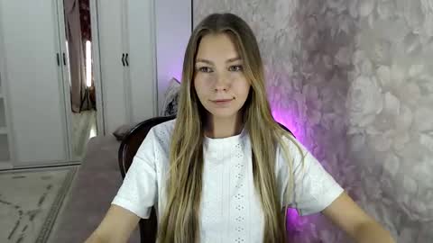 Molli  Ready for any play with you. Hottest show in pvt  Help a student earn big tokens  online show from October 18, 3:27 pm