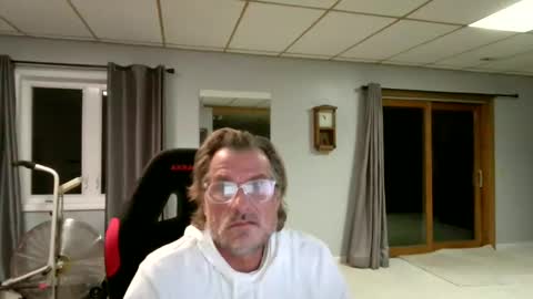 foodforcatfists online show from April 2, 4:53 am