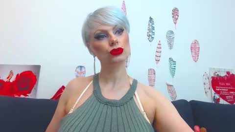 Snapshot of forever_barbie chatting on October 10, 8:46 pm Adana online show from October 10, 8:46 pm