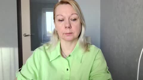 forever_smilex online show from March 11, 7:14 am