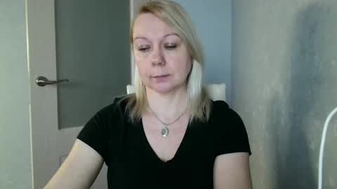 forever_smilex online show from March 12, 1:30 pm