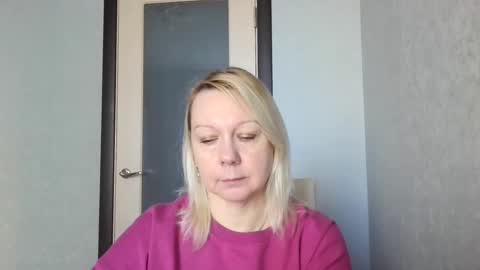 forever_smilex online show from February 20, 7:55 am