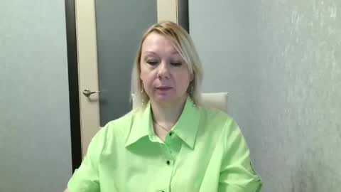 forever_smilex online show from January 22, 6:20 am