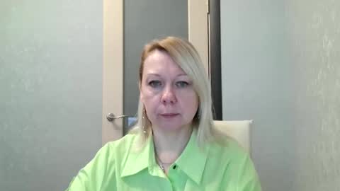 forever_smilex online show from February 3, 7:07 am