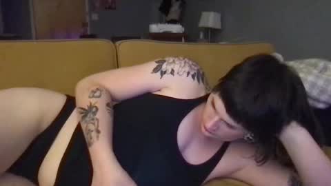 forthedolls online show from October 31, 1:17 am