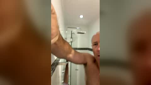 foster1982 online show from April 5, 11:57 pm