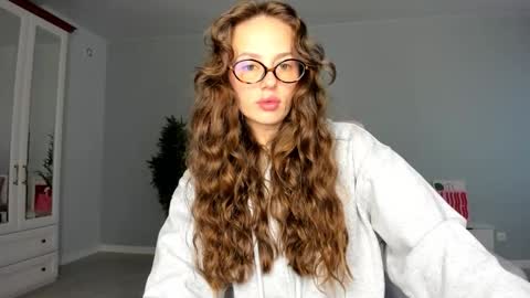 Kira online show from September 29, 12:53 am