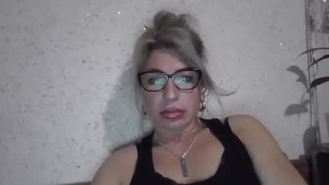 fox_red_lady7 online show from January 7, 2:44 pm