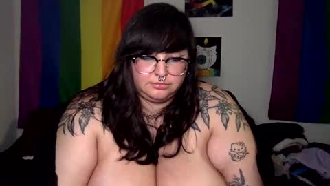 foxdarling96 online show from October 8, 3:02 am