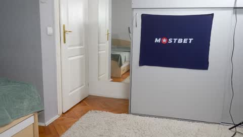 CUSTOM PHOTOS AND VIDEOS -  online show from January 25, 2:14 pm