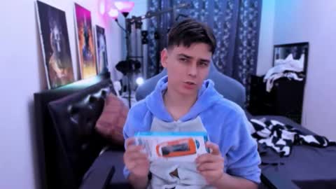 Foxicfu online show from September 17, 2:09 pm