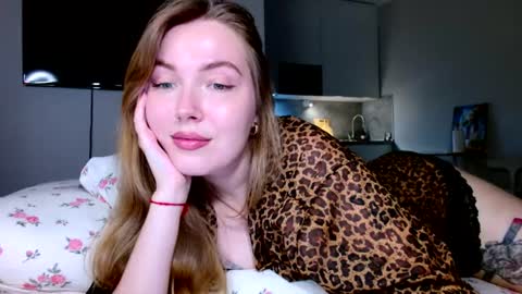 Cindy online show from August 6, 8:40 pm