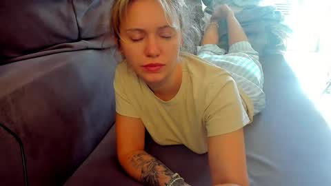 Foxy online show from June 4, 1:11 am