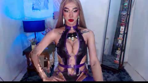 foxy_goddess online show from December 3, 10:05 am