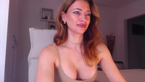 Adela - Single mom. 40 y online show from November 21, 8:34 am