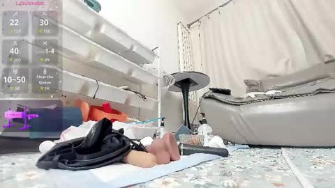 yiyi online show from February 23, 8:05 am