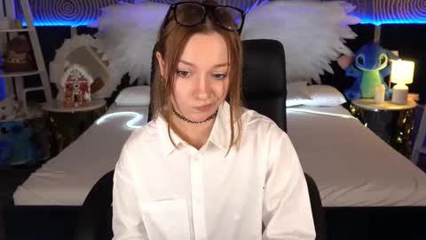 Maya online show from December 3, 3:13 pm