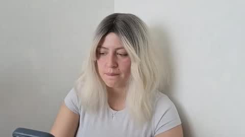 Francesca online show from September 9, 5:35 pm