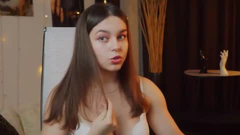 Francesca online show from July 9, 4:00 pm