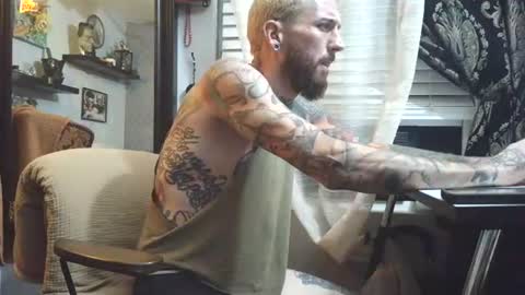 Frankie DRay   LikeFollowShareBuild online show from June 23, 4:09 am