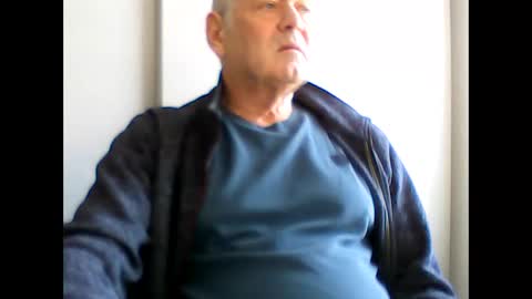 frannkboy61 online show from March 22, 1:48 pm