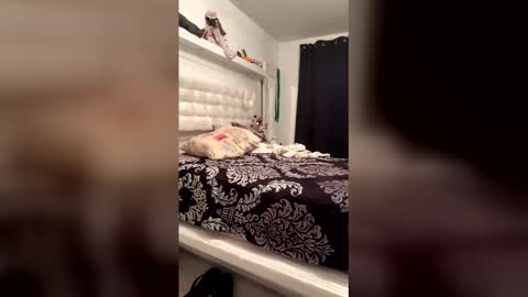 franss2504 online show from March 15, 2:49 am