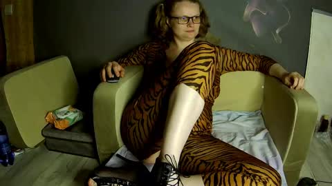 Snapshot of frauket chatting on October 2, 4:17 pm FrauKet online show from October 2, 4:17 pm