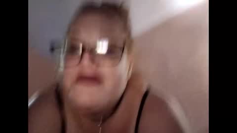 frecklesandsparky online show from May 31, 1:37 am